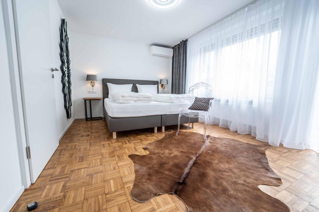 Fn L 6 Klimatisiert Mit Balkon Apartment